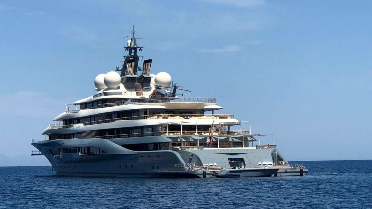 Muğla’nın Turizm Cennetlerine Lüks Yat Akını Bodrum, Marmaris ve Fethiye’de Milyon Dolarlık Yatlar Dikkat Çekiyor 1